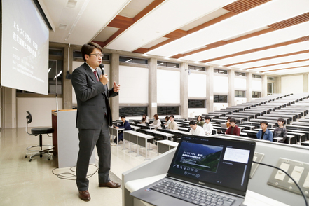 松山大学 【まちづくり学】地域社会の背景にある地域経済の衰退や社会資本の老朽化、災害リスクの増加などの諸問題について分析します