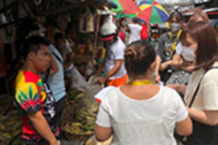 東海大学 セブ島での研修ではマンツーマンで英語の特訓を受け、プログラミングの基礎を学ぶほか、地域の課題を知る活動に参加。