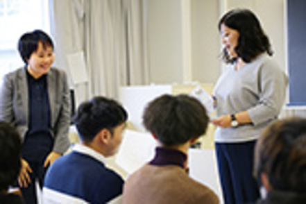 東海大学 実務家や経営者による授業で経営理論の理解を深めます。
