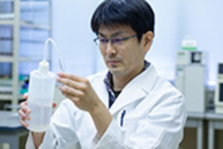 八戸工業大学 生命・食品と環境化学の2つの領域を軸としてカリキュラムを展開。チーズやビールの製造設備を有しています