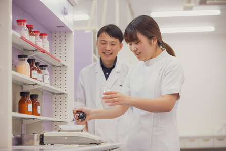 北海道医療大学 薬学を志す一人ひとりの学びと成長を全力でサポート