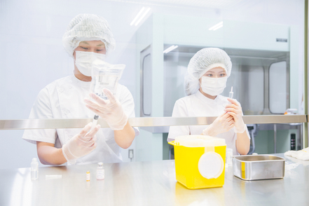 北海道医療大学 薬の働きを科学的に捉えられるよう、講義だけでなく実験を含む多様なカリキュラム