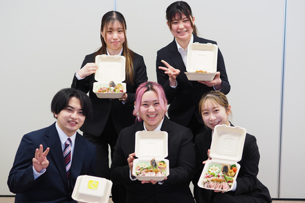 北海道文教大学 ●健康栄養学科／地元企業との商品開発や、幼稚園や小学校を対象とした食育教室を行うなど、多彩な学びを展開