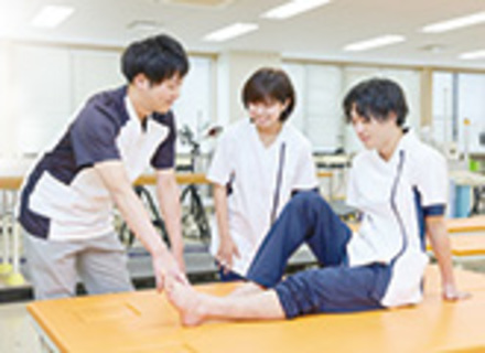 アール医療専門職大学の特長１