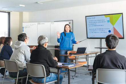 日本医療大学 福祉・心理・教育・地域の学問を横断的に学べるカリキュラムを用意