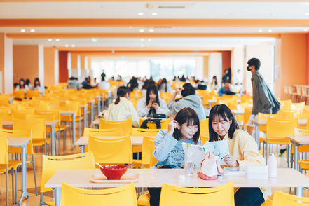 日本医療大学 本学のキャリアセンターは、学生の"なりたい自分"を実現させるためのサポートをします