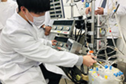 滋慶医療科学大学 実際の医療現場で使用されている最新の医療機器を完備。少人数制だからこそ、より密度の濃い授業で、実践力に繋がる
