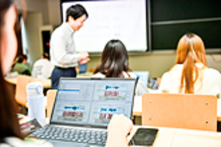 創価大学 教員採用試験や社会福祉士＜国＞では、私立大学トップクラスの合格実績を誇ります。注目の日本語教師にも対応