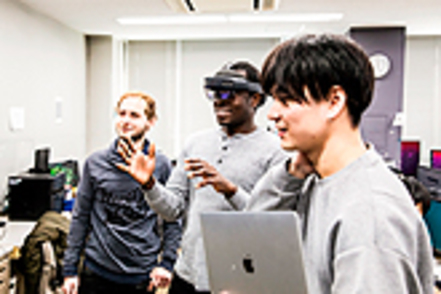 創価大学 知的好奇心を満たし、科学技術の進歩に貢献する土台をつくります。産業界を支え、SDGs達成に貢献する人材育成に取り組んでいます