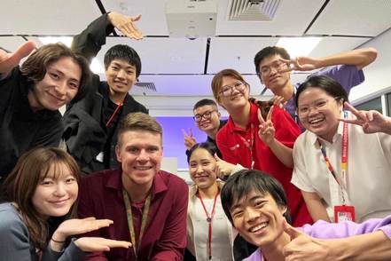 国際ファッション専門職大学 全員、海外へ!世界のブランドや企業と連携し、海外実習・インターンシップを全学生の必修科目としてカリキュラム化。
