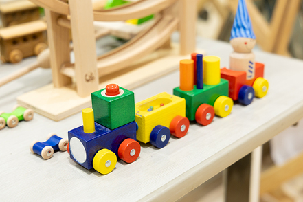 植草学園大学 作業療法の木工技術やおもちゃ遊びの必要性や年齢に合ったおもちゃの役割を理解します。子どもの作業療法に興味のある方はぜひ。