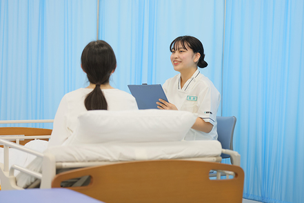 植草学園大学 品格、礼節、モラル、思いやりを備え、周囲に配慮ある態度がとれる看護師を育成します。