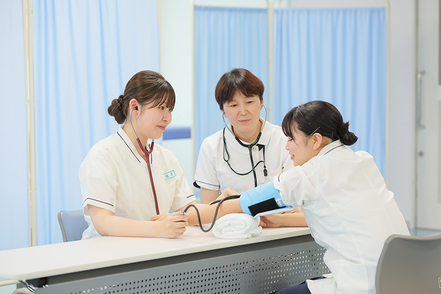 植草学園大学 地域の住民や様々な専門職とコミュニケーションをはかりながら、学んでいきます。