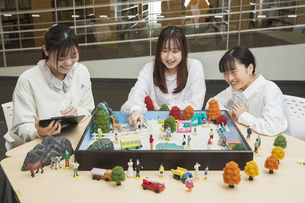 作新学院大学 心理コミュニケーション学科では時代のニーズに合致した実践的な能力を磨きます