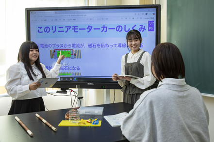 作新学院大学 発達教育学科では少人数制授業により教員として必要な力量を身につけていきます