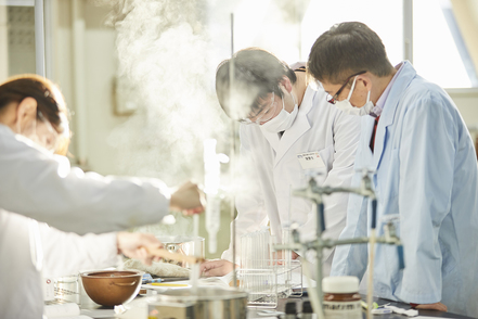 徳島文理大学 個々の学生に応じて行うきめ細かな教育サポート