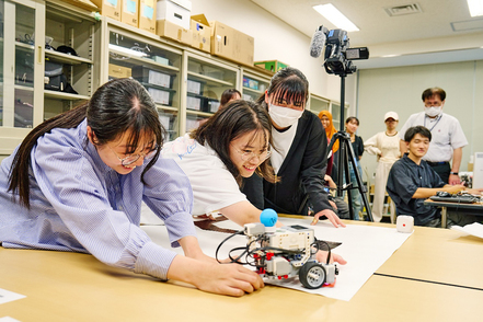 徳島文理大学 メディアデザイン学科：時代が求めるデジタルスキルを身につけ、情報処理と分析力で地域社会を支えるデジタル人材を育てます