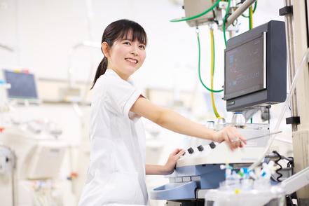 藤田医科大学 臨床工学技士は、患者さんの病態を把握して生命維持管理装置を適切に操作し、効果的かつ安全な医療を提供します