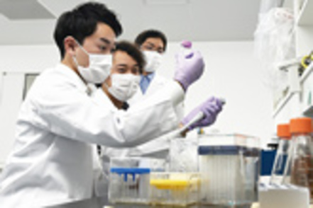 藤田医科大学 研究志向を持つ学生の研究活動を在学中から支援するプログラムで、リサーチマインドを醸成します