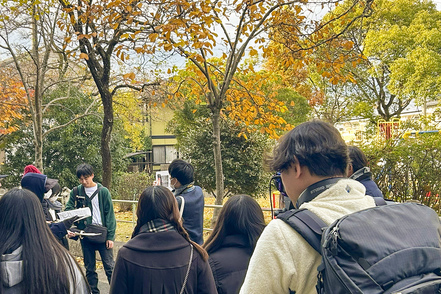 同朋大学 学外に出て博物館や美術館を訪れたり、伝統芸能を実見したりするなど、芸術作品や史料を間近に見て学ぶ機会が豊富にあります。
