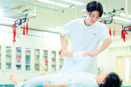 帝京平成大学 専門知識に基づいて実技実習を行います