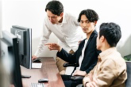 ＺＥＮ大学 知能情報社会学部では、特定の学問領域に偏らない学び通じて、激変するAI時代に活躍するためのリテラシーを身に付けます