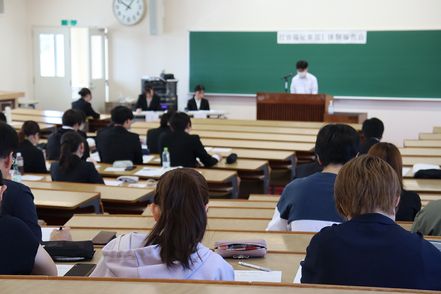 弘前学院大学 実習を通し学び得たことを発表する「実習報告会」を実施