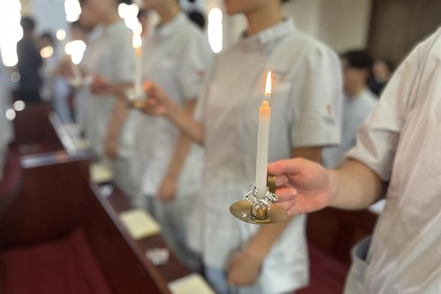 弘前学院大学 祝福式～地域に根差した多彩な臨地実習を行います