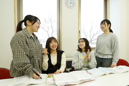 弘前学院大学 チューター制度による充実したサポート体制を整備