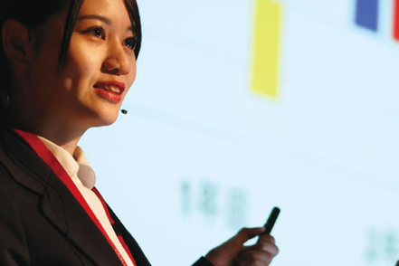 安田女子大学 【現代ビジネス学科】現代のビジネス社会を総合的に理解し、3コース制によって高い専門性と実務能力を養います