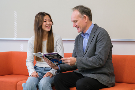 四国大学 国際文化学科では、ネイティブの教員や留学制度など、充実した環境で国際人を目指せます