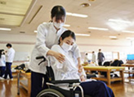 九州栄養福祉大学の特長１