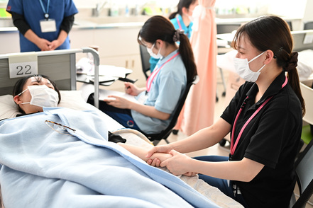 新潟科学大学 人々の健康と暮らしの自立をサポートできる看護師を育てる。