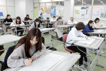 郡山女子大学 住環境の設計やインテリアを学び、快適な空間を創造する人材を育成する【生活科学科 建築デザイン専攻】