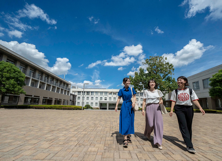 目白大学の特長２