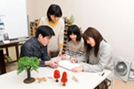 仁愛大学 心理学部心理学科では、科学的な視点も踏まえ、さまざまな角度から心理学を追究しています