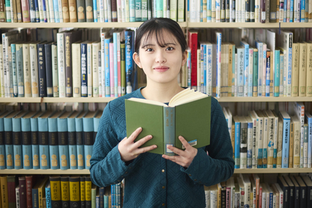 愛知学泉大学 【ライフスタイル学科】デザイン、インテリア、フードなどからビジネスを学び、快適な暮らしの提案者を育成します。