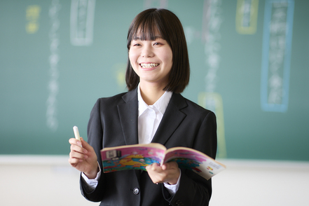 愛知学泉大学 【こどもの生活学科】小学校教諭・幼稚園教諭・保育者としての資質向上をめざします。