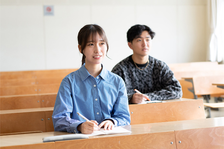 星槎道都大学 経営、政治経済、法律、ITといった専門領域からまちづくりまで興味・関心のある様々な領域を学べます。