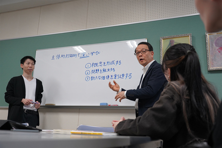 星槎道都大学 特別支援学校教諭としての教員免許の取得を目指すことができ、福祉の分野を幅広く学べることが特長