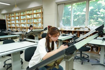 星槎道都大学 美術学部の建築学科として、デザイン学、インテリアデザイン、都市計画などを学び、デザイン力のある建築家を養成