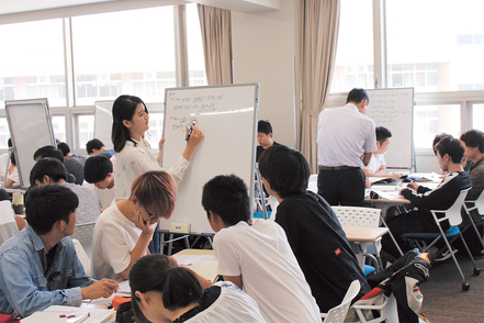 福岡工業大学 【環境マネジメントコース】企業経営の疑似体験を通して、マネジメント力も磨く