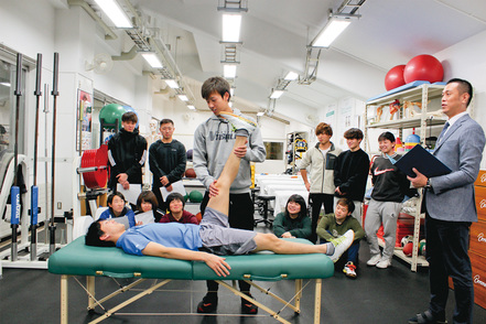 北翔大学 【リコンディショニング演習】リコンディショニングを学び、運動療法や物理療法、補装具に関する基礎知識と技術を身につける。