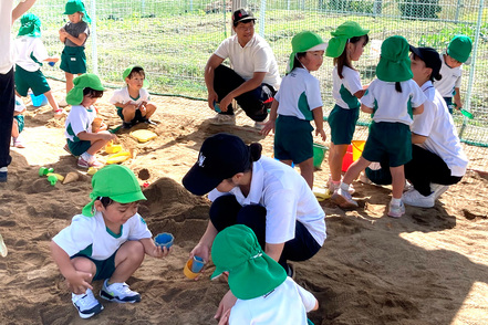 中国学園大学 幼稚園教育実習の前に見学実習をさせてもらっているところ。年齢ごとの遊びや姿を観察しています。