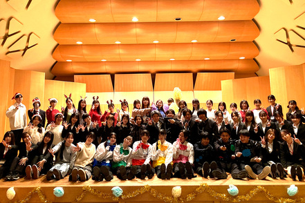 中国学園大学 子どもと表現の集大成！学生が企画・構成・出演までを手がけ、創作劇、合奏、ダンスなど実践的な学びの成果発表を行います。