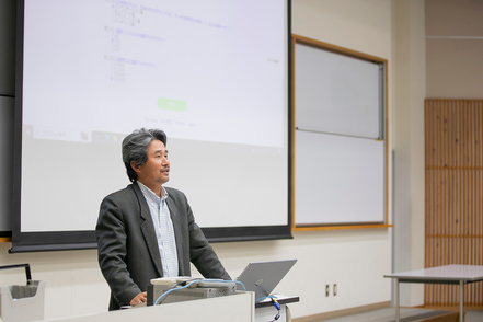 九州情報大学 データサイエンスの社内活用事例を学びながら、経営と情報の基礎知識・技能を身につけます