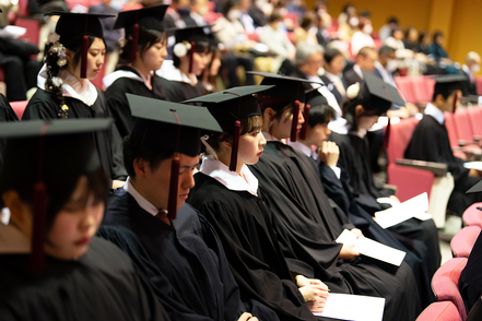 鎮西学院大学 卒業後は、情報通信やメーカー、WEB開発をはじめ、金融・行政はもちろん、医療やスポーツ分野でも活躍が期待されます