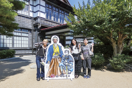 山口学芸大学 山口調査隊。グループごとにテーマを決め、山口県の良いところ探しを行い、それぞれ調査結果をまとめ、発表する