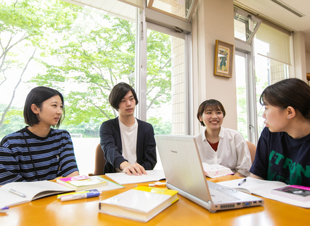 聖和学園短期大学の特長１