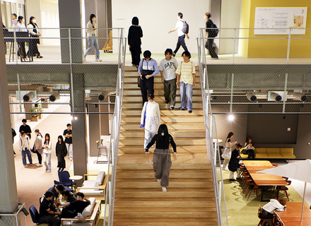 愛知大学短期大学部の特長１